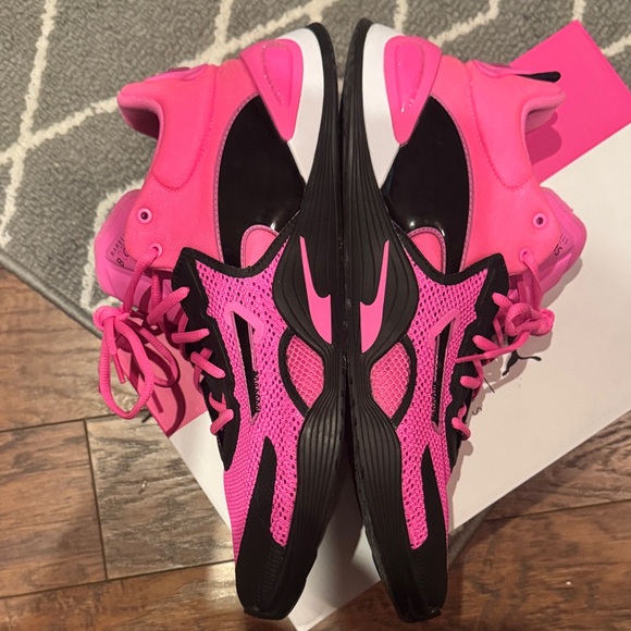 Puma mens Black and Pink Sneakers - Picture 2 of 13